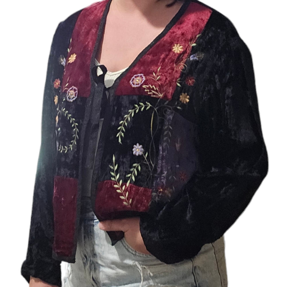 WHITE STAG Vintage, 90s Black,Red,Purple Velvet Cardigan Embroidered Flowers,